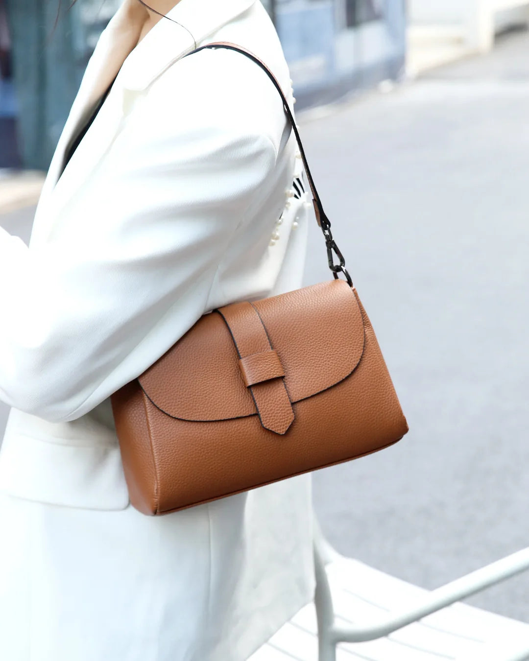 Genuine Leather Crossbody Bag for Women 2026 Lightweight Square Shoulder Bag Top Layer Cowhide Soft Underarm Bag for Mom
