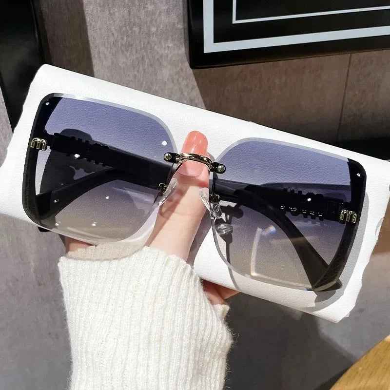 Classic Fashion Sunglasses Women Luxury Glamour Men Brand Glasses Square Stylish Unisex UV400 Shades