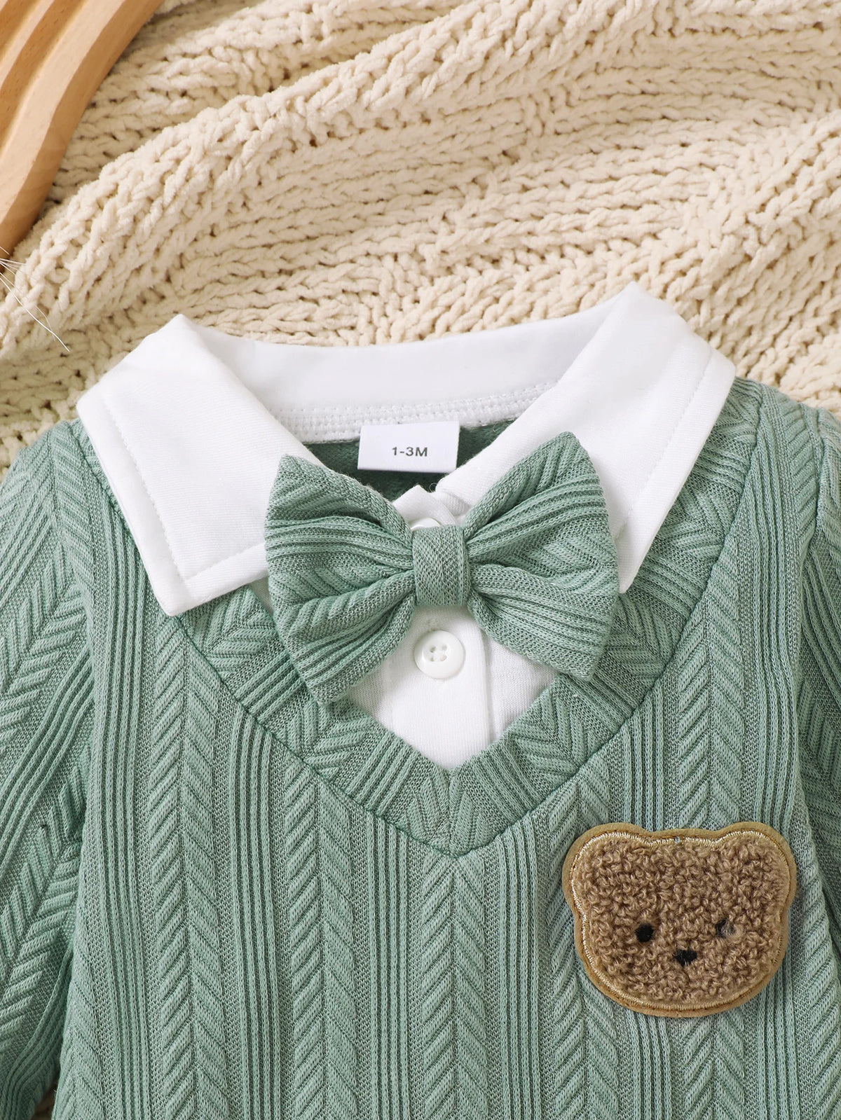 Baby Clothing Baby boy Bodysuit lapel Bow Spring and Autumn Long sleeved Bodysuit  suitable for Male babies aged 0-18 Months